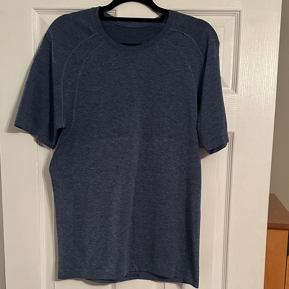 Lululemon Men's Metal Vent Short Sleeve Shirt